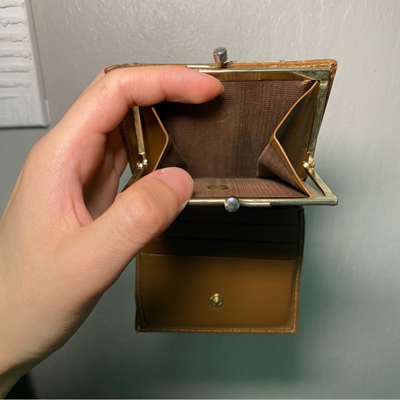 BURBERRY Leather-Trimmed Check Wallet - Picture 11 of 11